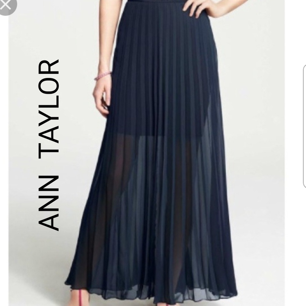 Ann Taylor Sunlight Pleat Skirt, M, EUC